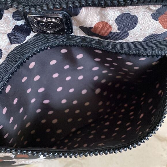 Brighton Nylon Tan Cheetah Leopard Print Large Multi Pocket Crossbody Purse Bag - Picture 9 of 11